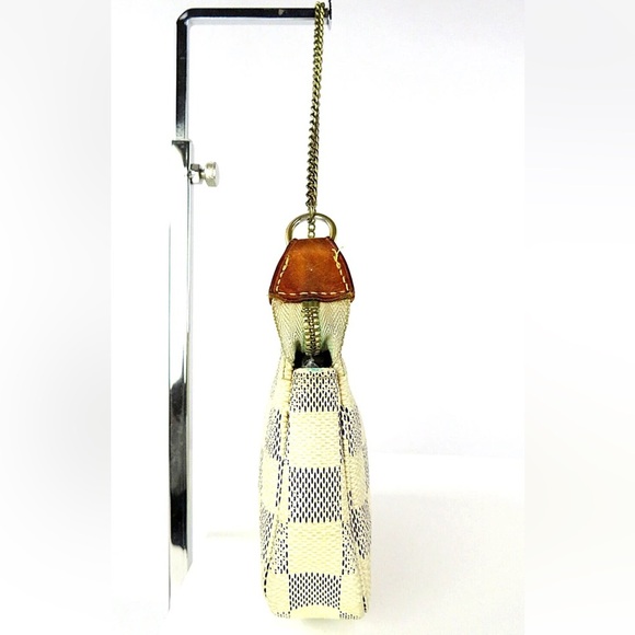 Louis Vuitton Cream and Gray Checkered Clutch - Picture 3 of 13